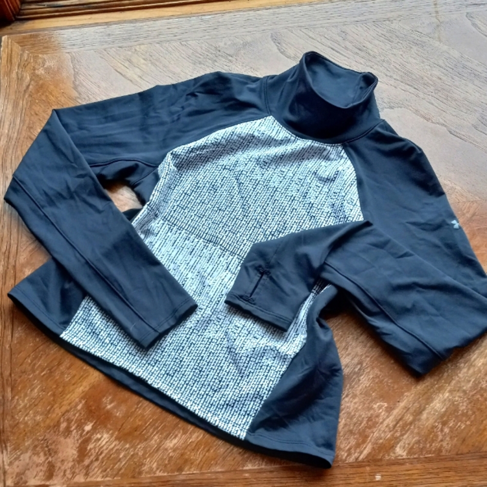 Under Armour Cold Gear!!!!! Like New!!!